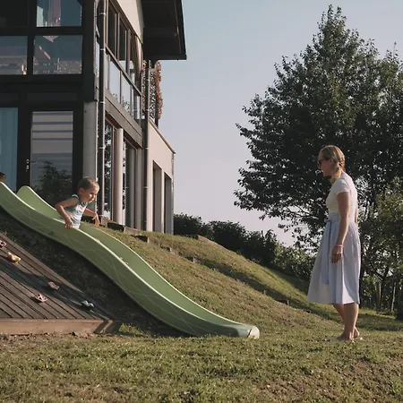 فيلة House Podhamer Boris *